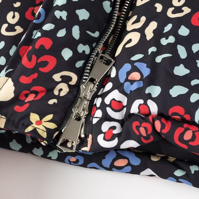 Damen Leichte wattierte Kurzjacke mit Stehkragen, verdeckter Knopfleiste und 3/4-Ärmeln Nord Taschen