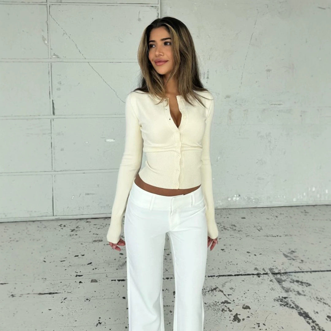 Damen Taillierter Cropped-Cardigan aus Feinstrick mit Rippbund und Knopfleiste Nord Taschen
