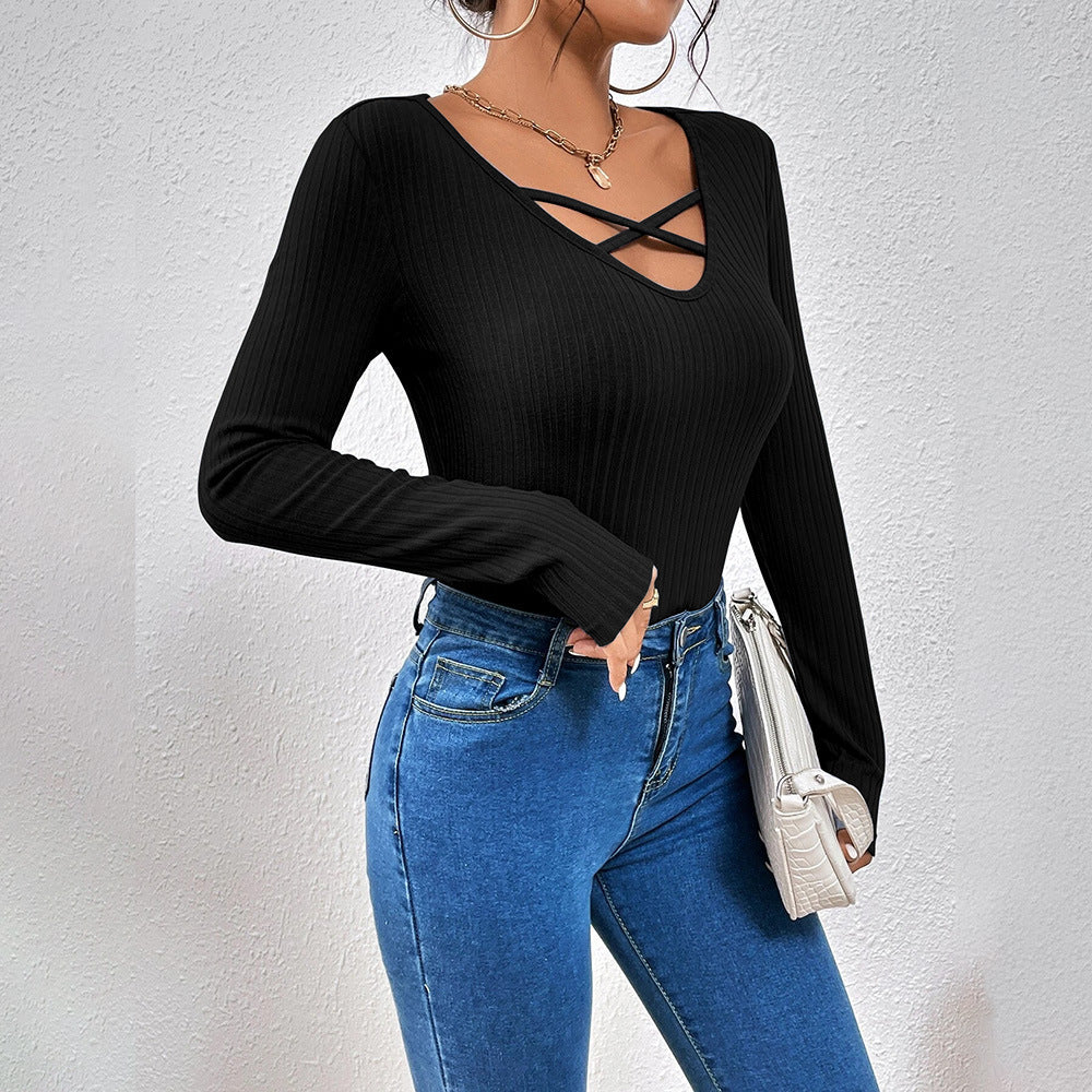 Damen geripptes Langarmshirt mit gekreuztem V‑Ausschnitt, ausgestellten Manschetten und figurbetonter Stretch-Passform Nord Taschen