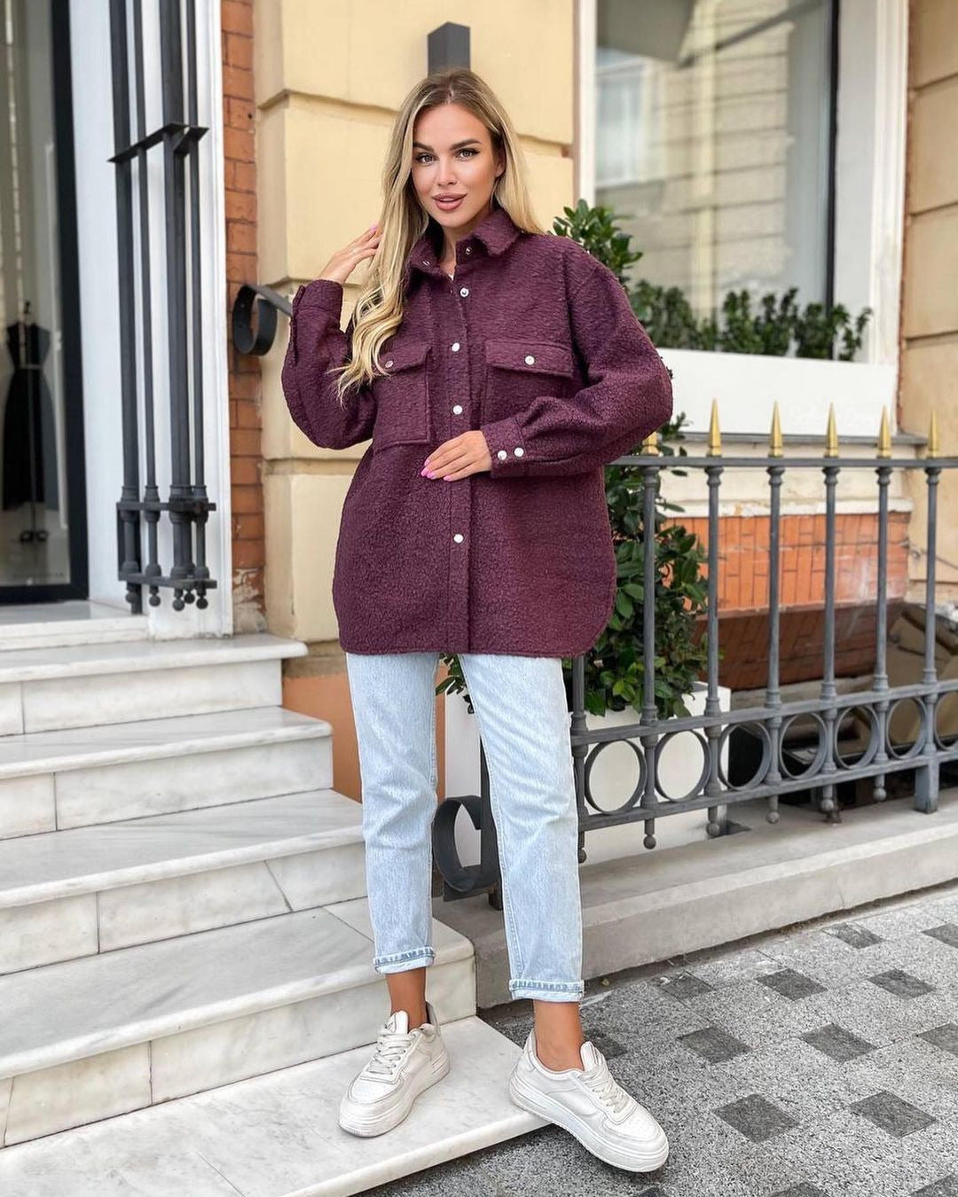 Damen Oversized Teddy-Übergangsjacke mit Brusttaschen und Druckknöpfen Nord Taschen