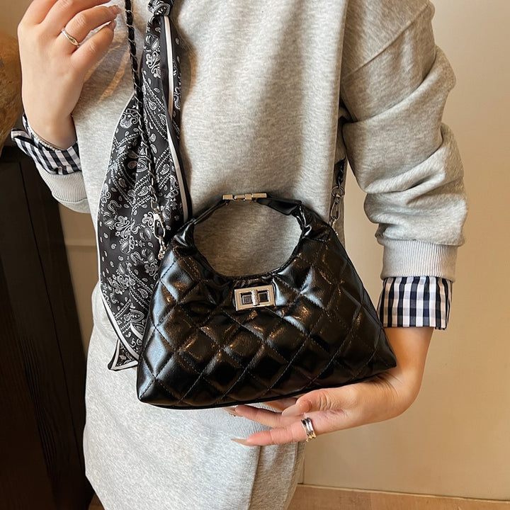 Damen Mini-Bag mit elegantem Steppdesign und schickem Kettenverschluss Nord Taschen