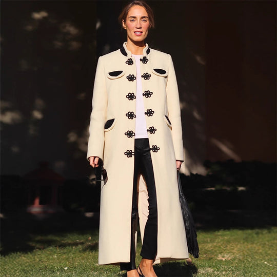 Damen Maxilanger taillierter Wollmix-Mantel mit Stehkragen und dekorativen Froschverschlüssen Nord Taschen
