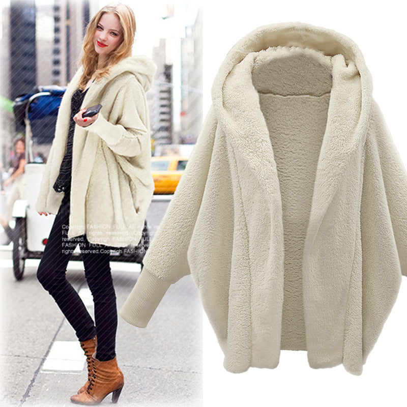 Damen Kuscheliger Oversize-Kapuzencardigan aus Teddyfleece mit Fledermausärmeln Nord Taschen