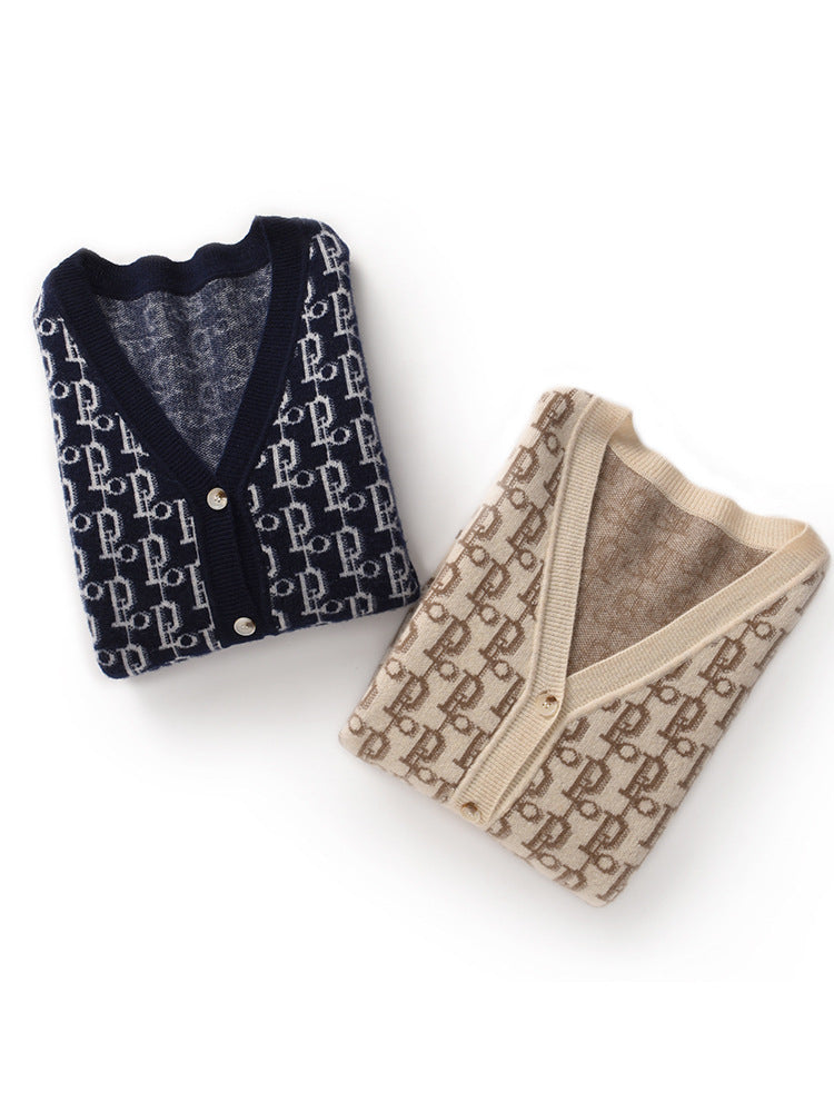 Damen Gemusterter Jacquard-Strickcardigan mit V-Ausschnitt und Perlmuttknöpfen Nord Taschen