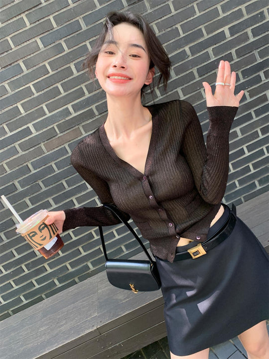 Damen Feinstrick-Cropped-Cardigan mit Rippenstruktur und V-Ausschnitt Nord Taschen