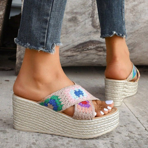 Damen Komfortable Keil-Sandalen mit buntem Häkeldesign Nord Taschen