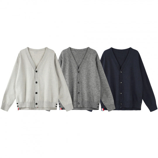 Unisex Oversize V‑Neck Strickcardigan mit Knopfleiste und Seitendruckknöpfen Nord Taschen
