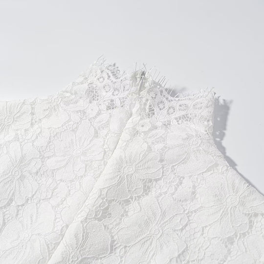 Damen Maxikleid aus floraler Spitze mit hohem Stehkragen und Glockenärmeln Nord Taschen