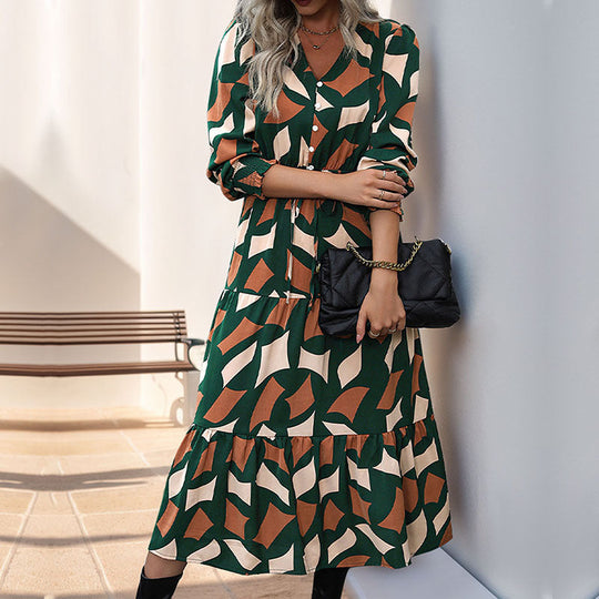 Damen Langes Stufen-Maxikleid mit grafischem Print, V-Ausschnitt, Kordelbund und gerafften Manschetten Nord Taschen