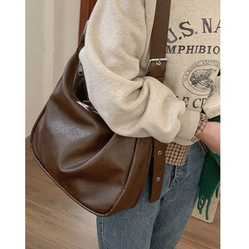 Damen Hobo-Tasche mit geschmeidiger Oberfläche und elegantem, verstellbarem Schulterriemen Nord Taschen