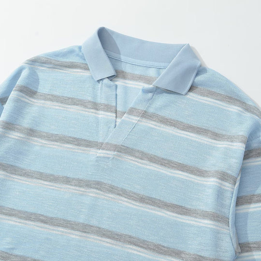 Herren Strick-Poloshirt mit offenem V‑Ausschnitt und feinem Streifenmuster Nord Taschen