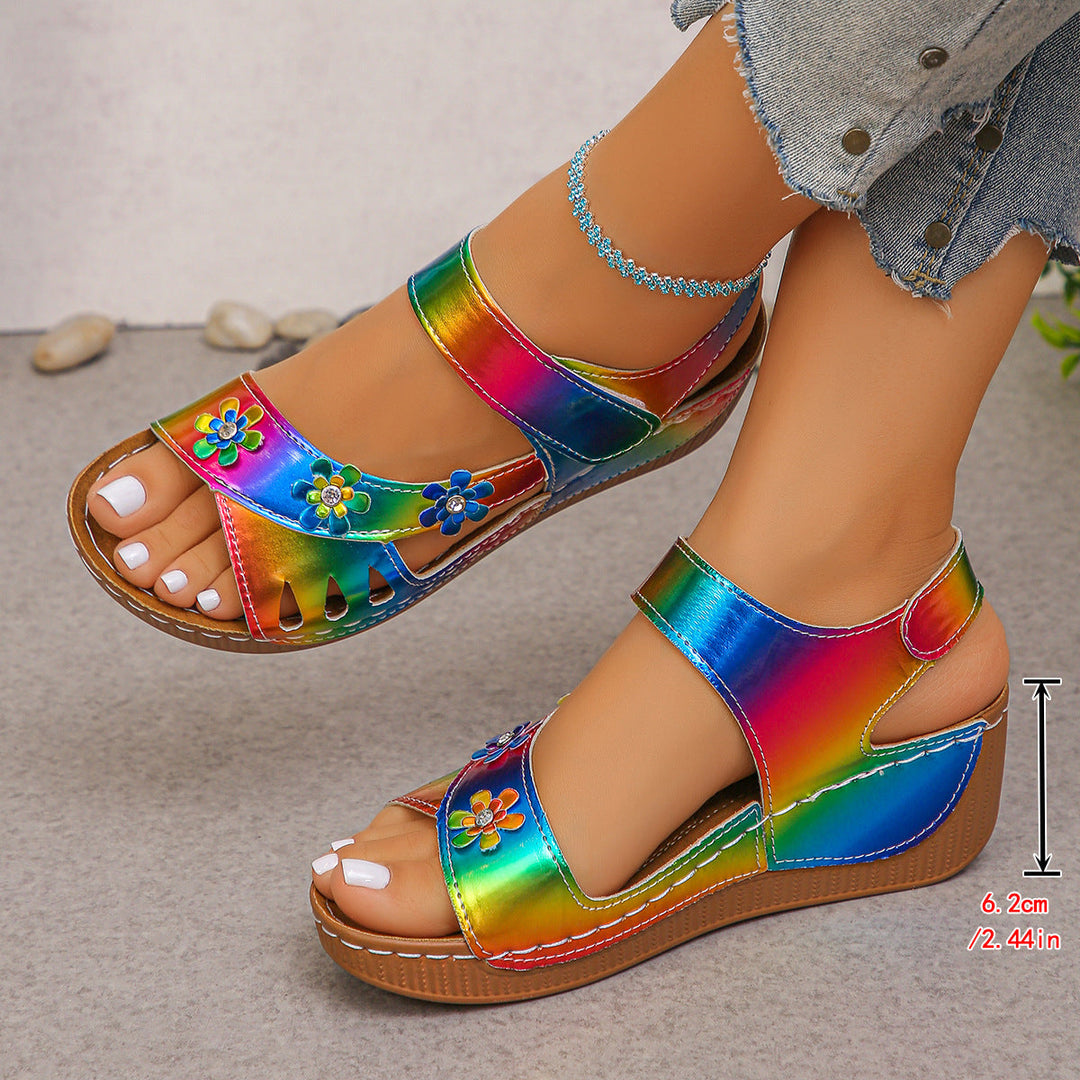Damen Wedge-Sandalen mit floralem Akzent und komfortabler Fußbettung