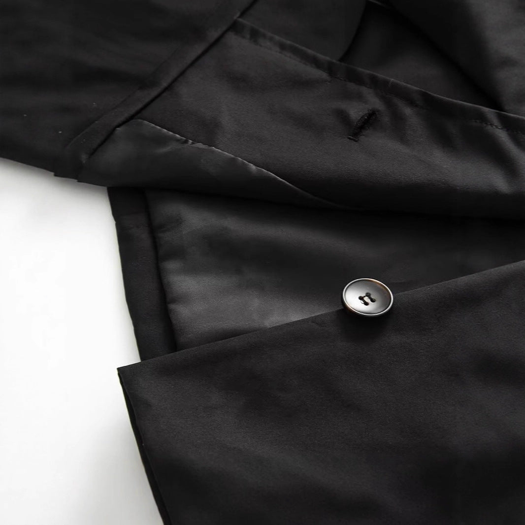 Damen Kurz geschnittener Cropped-Trenchcoat mit doppelreihiger Knopfleiste und Schulterklappen Nord Taschen
