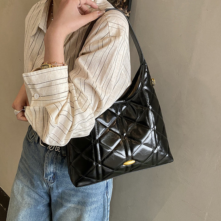 Damen Hobo-Tasche mit eleganter Steppung und praktischen Fächern Nord Taschen