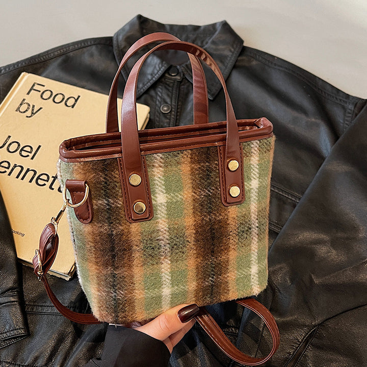 Damen Tragetasche mit schickem Karomuster und hochwertigen Kunstlederelementen Nord Taschen