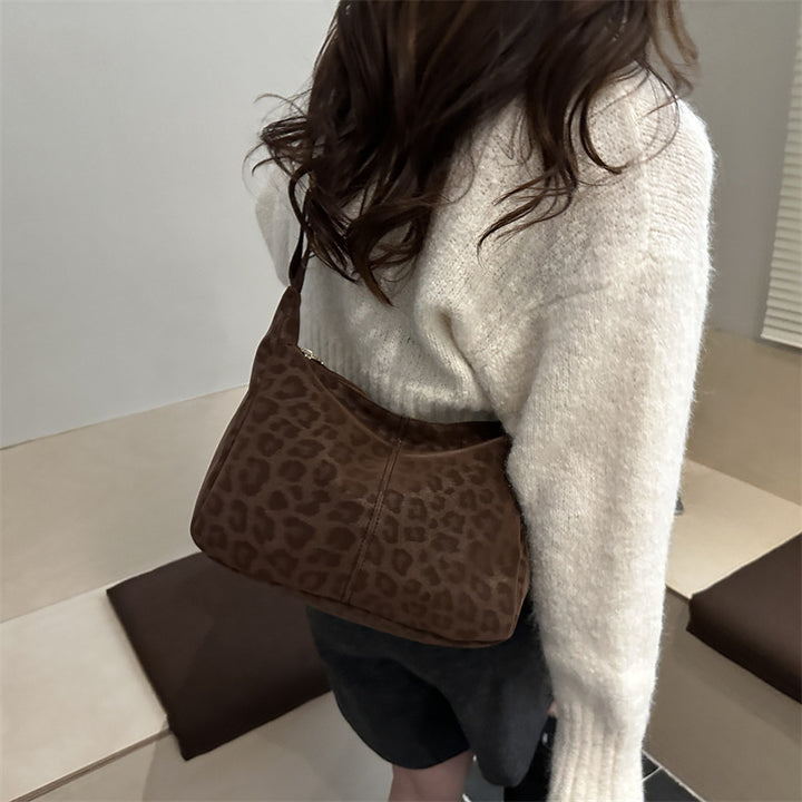 Damen Umhängetasche mit eleganter Leopardenstruktur Nord Taschen