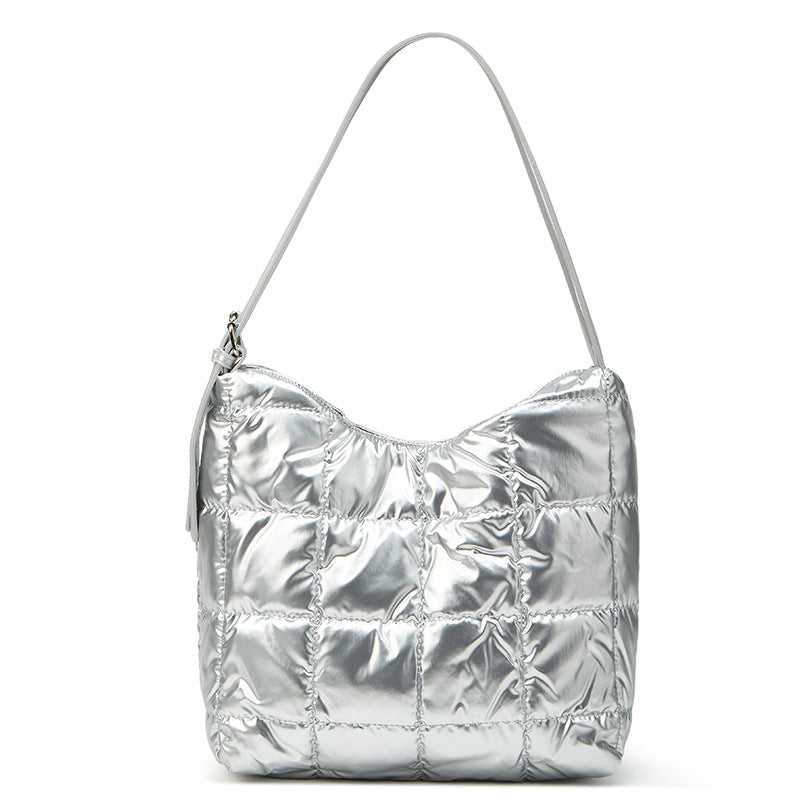 Damen Hobo-Tasche aus weich gepolstertem Material mit modischem Faltendesign Nord Taschen