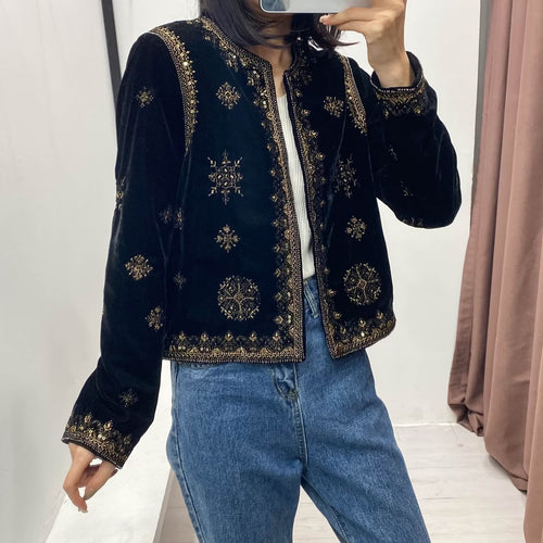 Damen Kurzsametjacke mit filigraner Metallstickerei und Perlenbesatz Nord Taschen