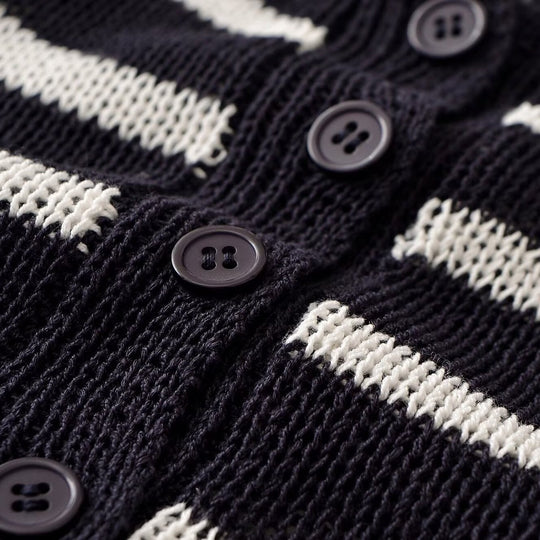 Damen Gestreifter Feinstrick-Pullover mit Knopfleiste und Rundhalsausschnitt Nord Taschen