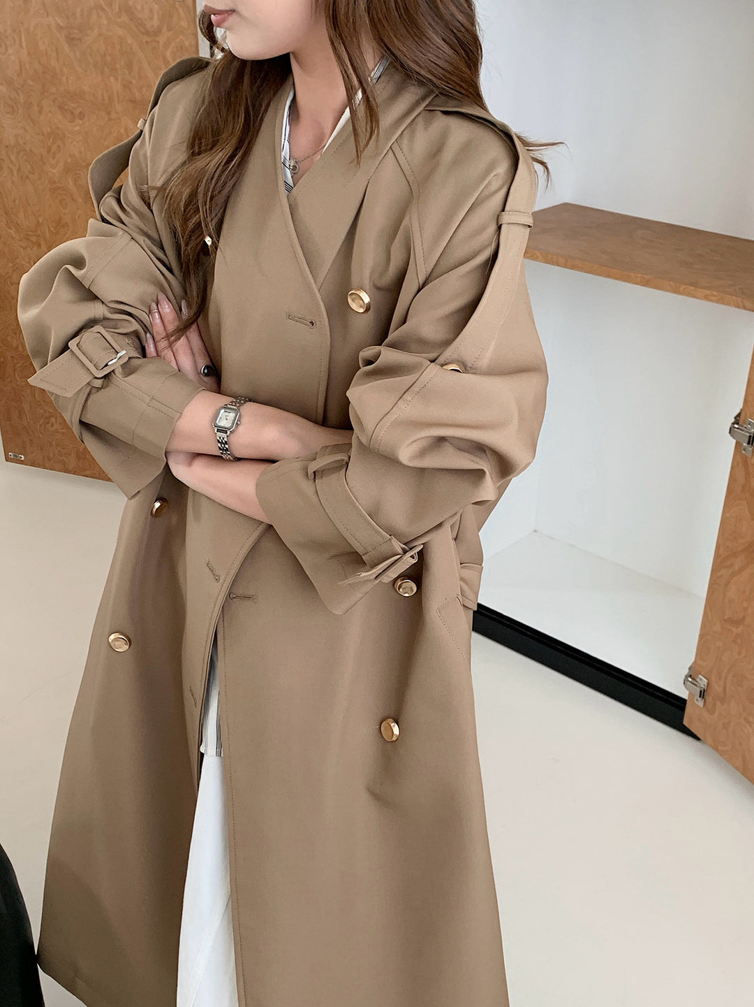 Damen Lang geschnittener Trenchcoat mit doppelreihiger Knopfleiste und verstellbaren Ärmelriegeln Nord Taschen