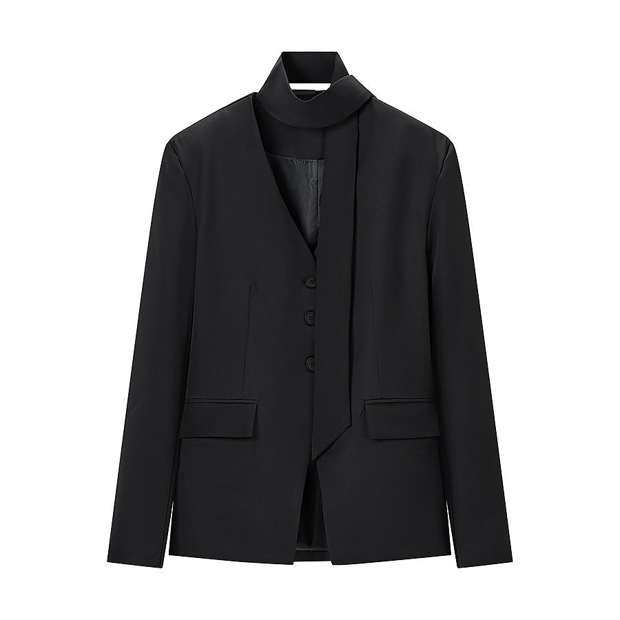 Damen Taillierter Blazer mit Schluppe, Knopfleiste und Pattentaschen Nord Taschen