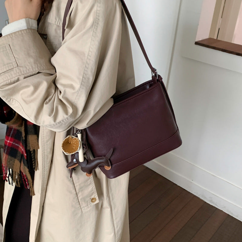 Damen praktische Schultertasche mit abnehmbarem Anhänger Nord Taschen