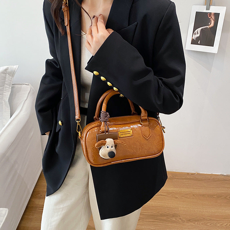 Damen stilvolle Handtasche mit niedlichem Anhänger Nord Taschen