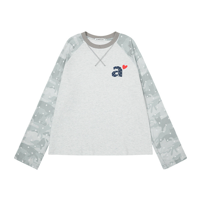 Damen Langarmshirt mit Raglanärmeln, Camouflage-Print und Herz-Initiale Nord Taschen