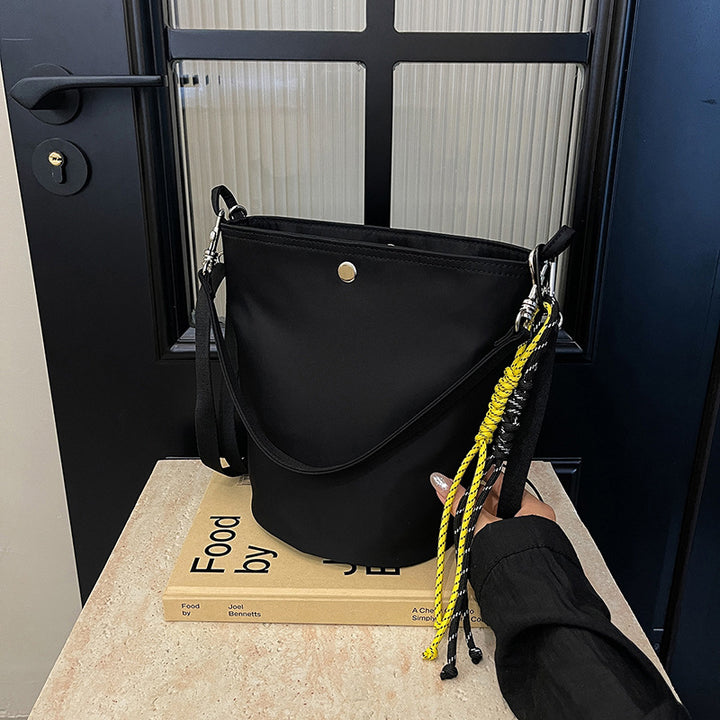 Damen trendige Bucket-Bag mit verstellbarem Trageriemen | Nord Taschen