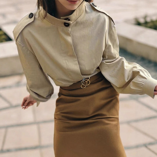 Damen Kurzbluse-Trench mit Stehkragen, Schulterpatten und Ballonärmeln Nord Taschen