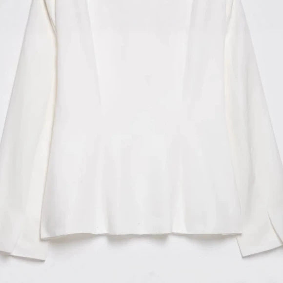 Damen Kurzgeschnittene Blousonjacke mit Stehkragen und Knotenverschlüssen Nord Taschen