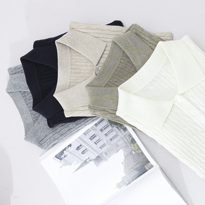 Damen Kurzärmeliges Strick-Poloshirt mit Zopfmuster und Knopfleiste Nord Taschen