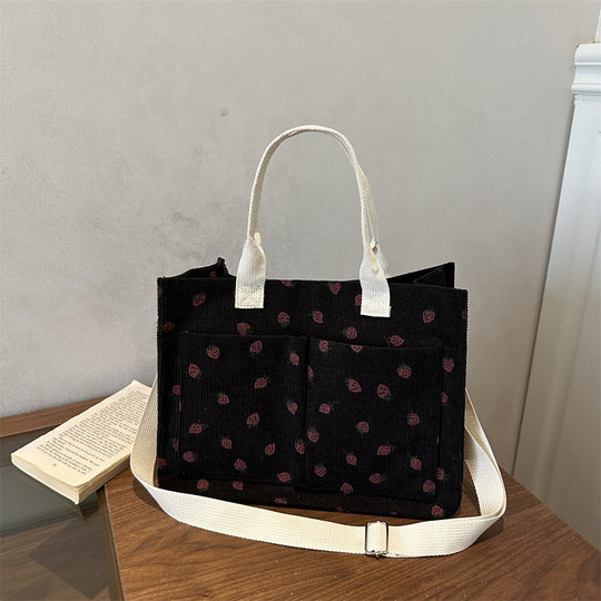 Damen Umhängetasche mit fröhlichem Erdbeerprint und praktischen Fächern Nord Taschen