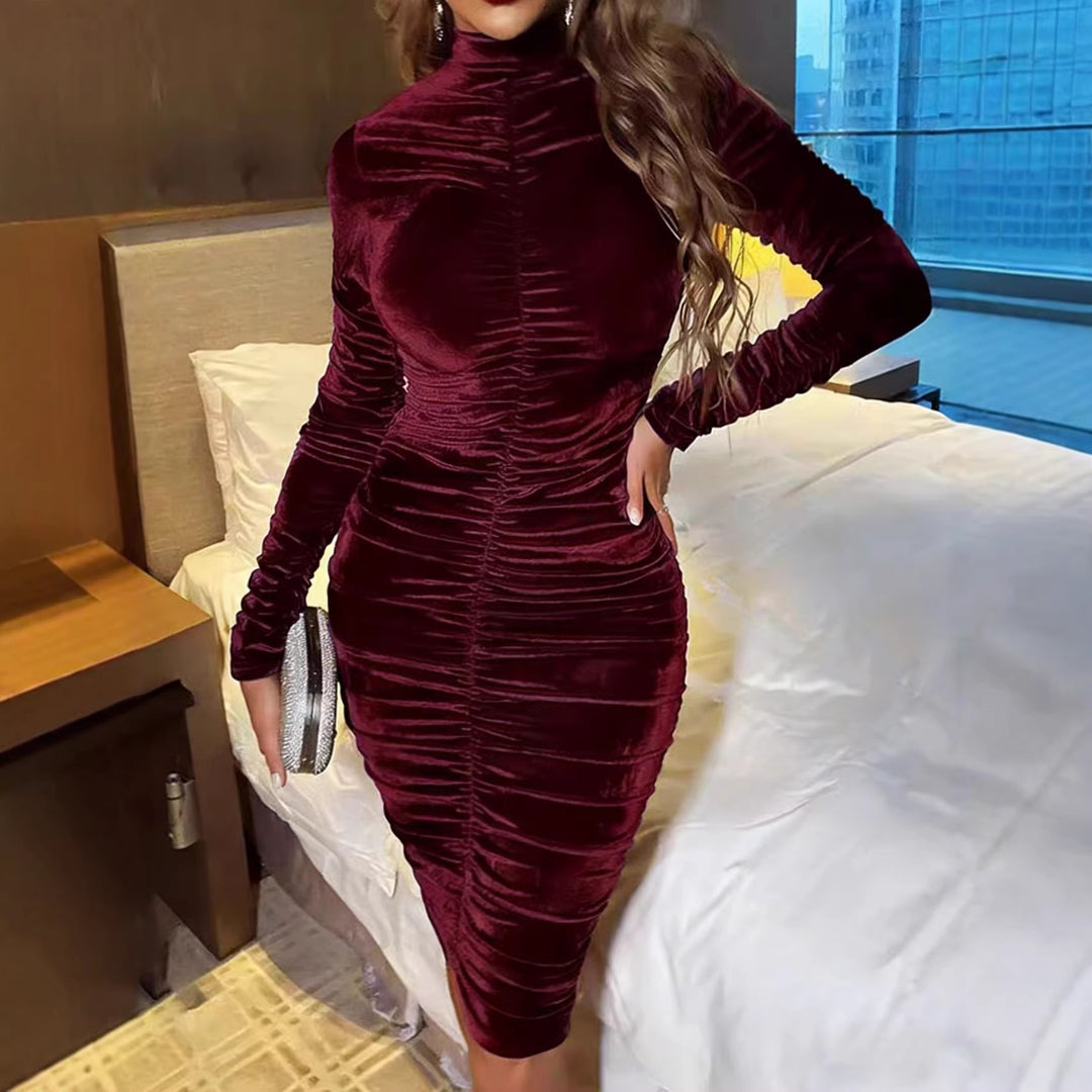 Damen Elegantes figurbetontes Samtkleid Nord Taschen