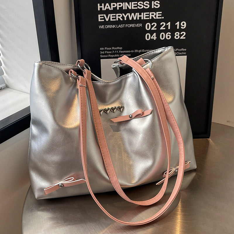 Damen Tragetasche mit eleganten Detail und hochwertigem Obermaterial Nord Taschen