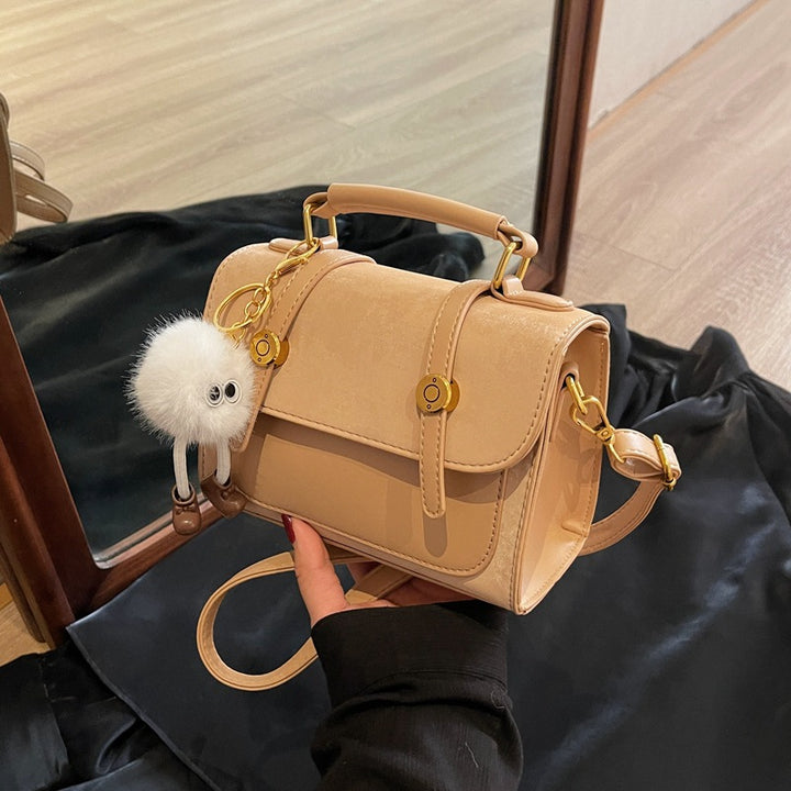 Damen Handtasche mit abnehmbarem Kuschelamhänger | Nord Taschen