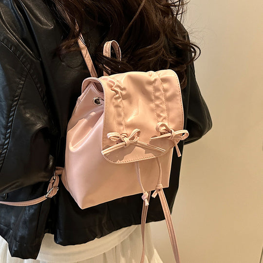 Damen moderne Rucksacktasche mit praktischen Zugbändern Nord Taschen