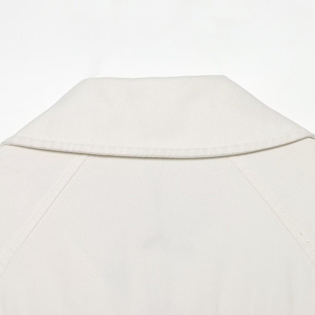 Damen Kurze Doppelreihige Cape‑Trenchjacke mit überschnittener Schulter und verstellbaren Ärmelriegeln Nord Taschen