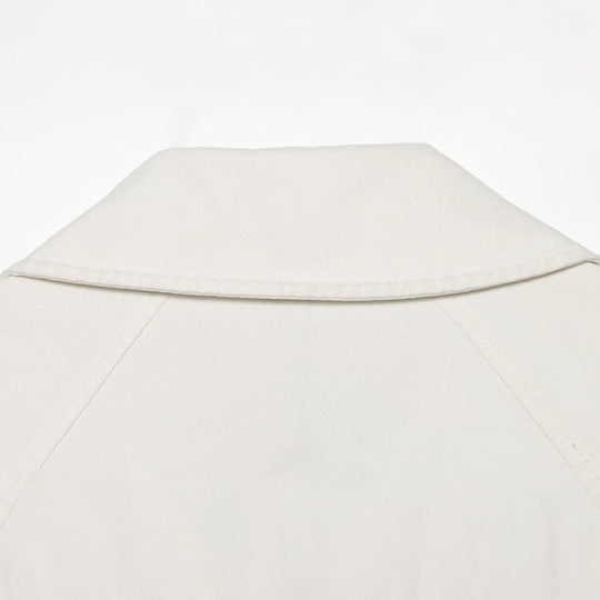 Damen Kurze Doppelreihige Cape‑Trenchjacke mit überschnittener Schulter und verstellbaren Ärmelriegeln Nord Taschen