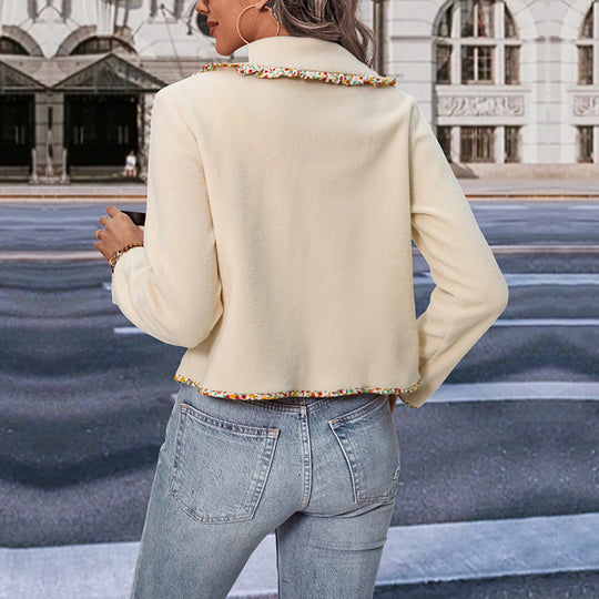 Damen Kurzjacke mit Peter-Pan-Kragen und floraler Bortenverzierung Nord Taschen
