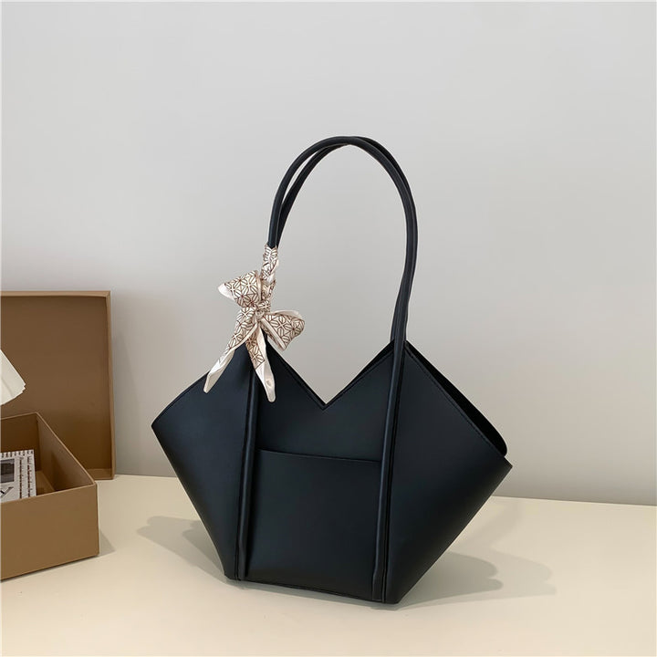Damen hochwertige Tragetasche mit verspieltem Design und dekorativem Halstuch Nord Taschen