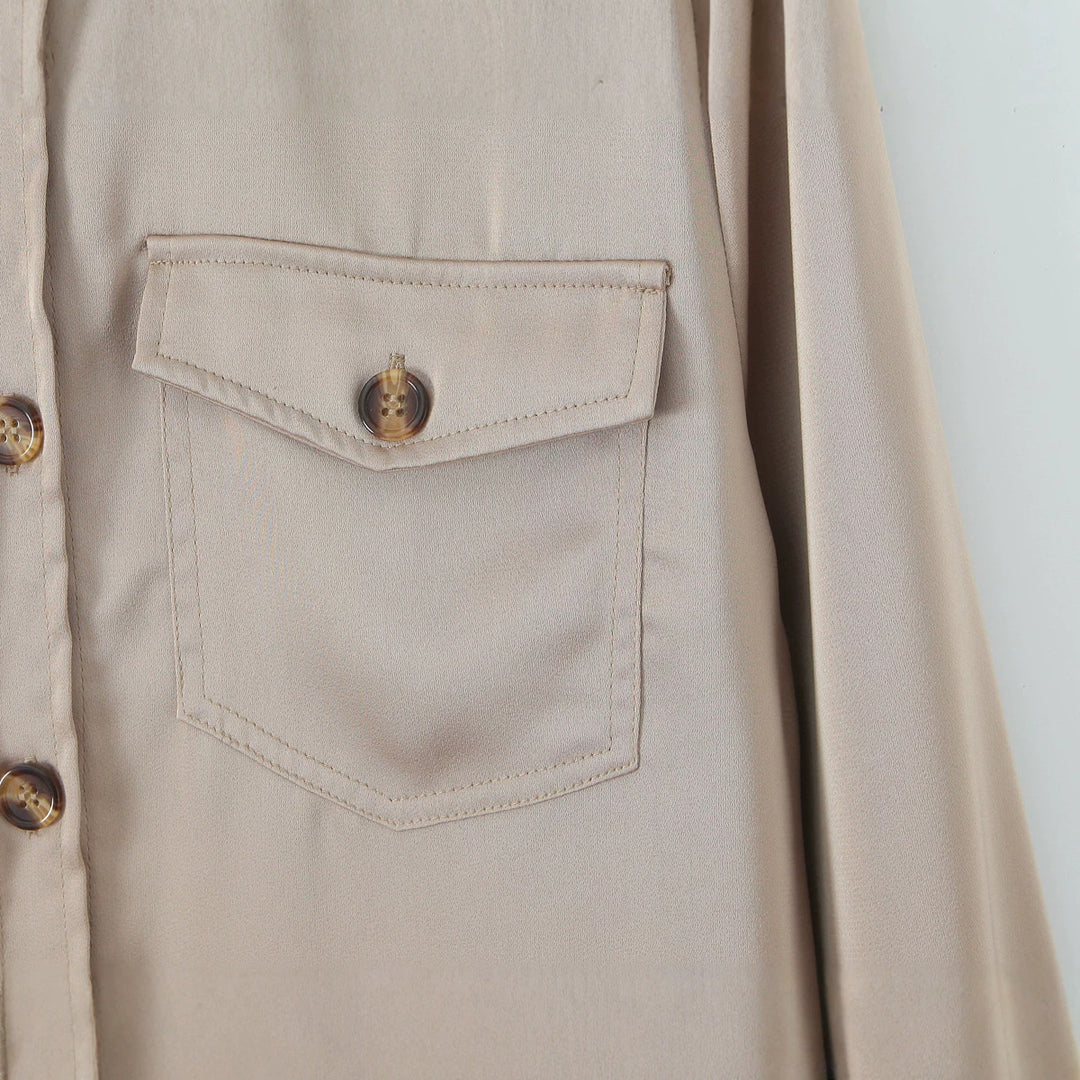 Damen Oversize-Hemdbluse mit aufgesetzten Brusttaschen und Schulterklappen Nord Taschen