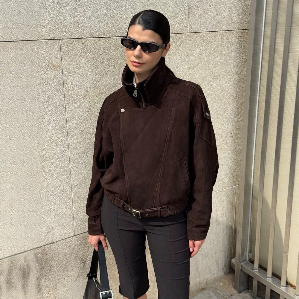 Damen Kurze Veloursleder-Bomberjacke mit hohem Stehkragen und Taillengürtel Nord Taschen