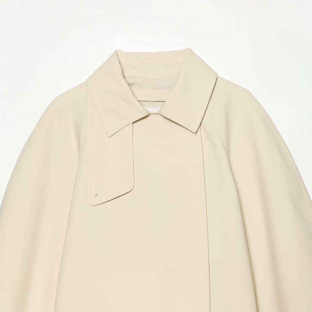 Damen Kurz geschnittene Trenchjacke mit Oversize-Ärmeln und verdeckter Knopfleiste Nord Taschen