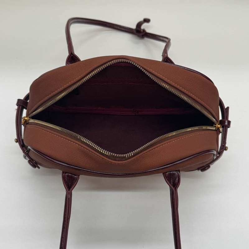 Damen elegante Handtasche mit verspielten Anhängern Nord Taschen
