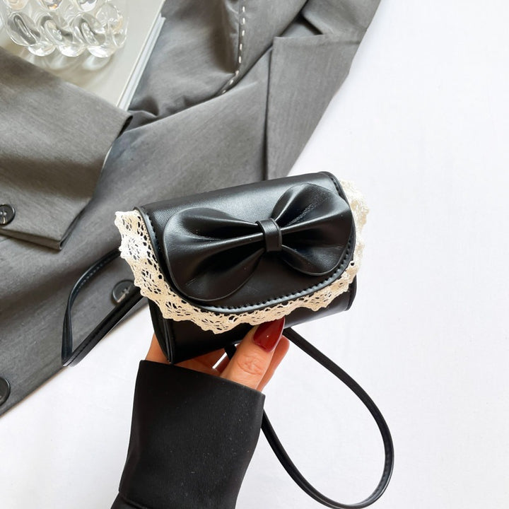 Damen Designer Umhängetasche mit Spitzenakzenten von Nord Taschen