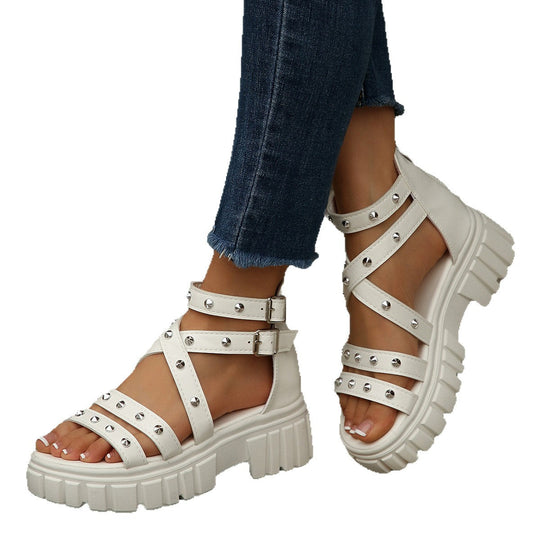 Damen modische Sandalen mit stilvollen Verschlüssen und Glitzerakzenten