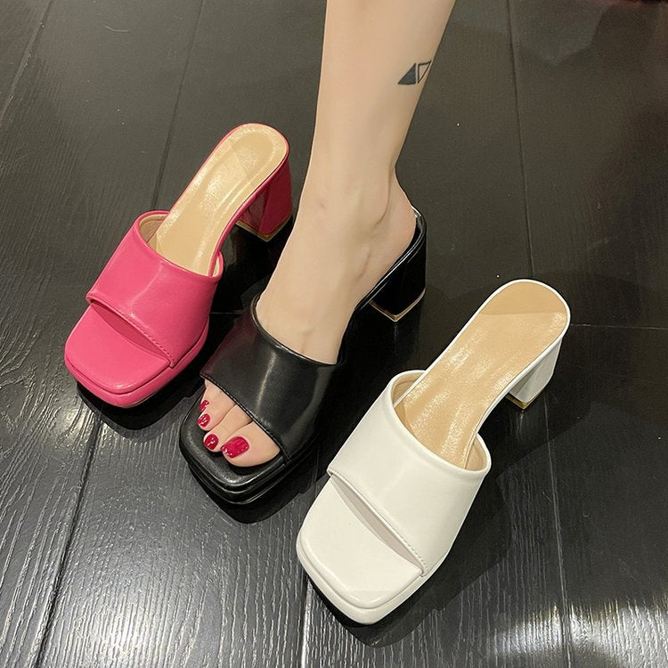 Damen Slides mit elegantem Blockabsatz und modischer Schuhspitze