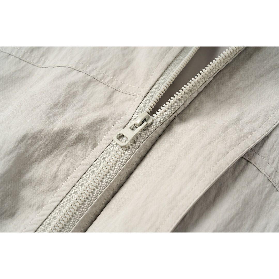 Unisex Kurzblouson im minimalistischen Workwear‑Look mit hohem Stehkragen und Druckknopfverschluss Nord Taschen
