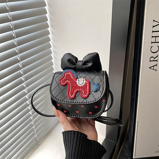 Damen Mini-Umhängetasche mit verspieltem Pferde-Motiv und Schleifenakzent Nord Taschen